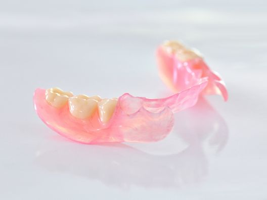 金具の無い入れ歯：ノンクラスプデンチャーとは